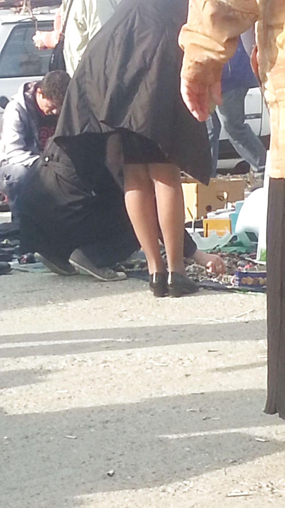 8P Mature skirt feet romanian