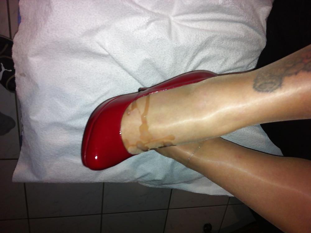 16P Shoesjob and red hight heels and cumshot mjlf