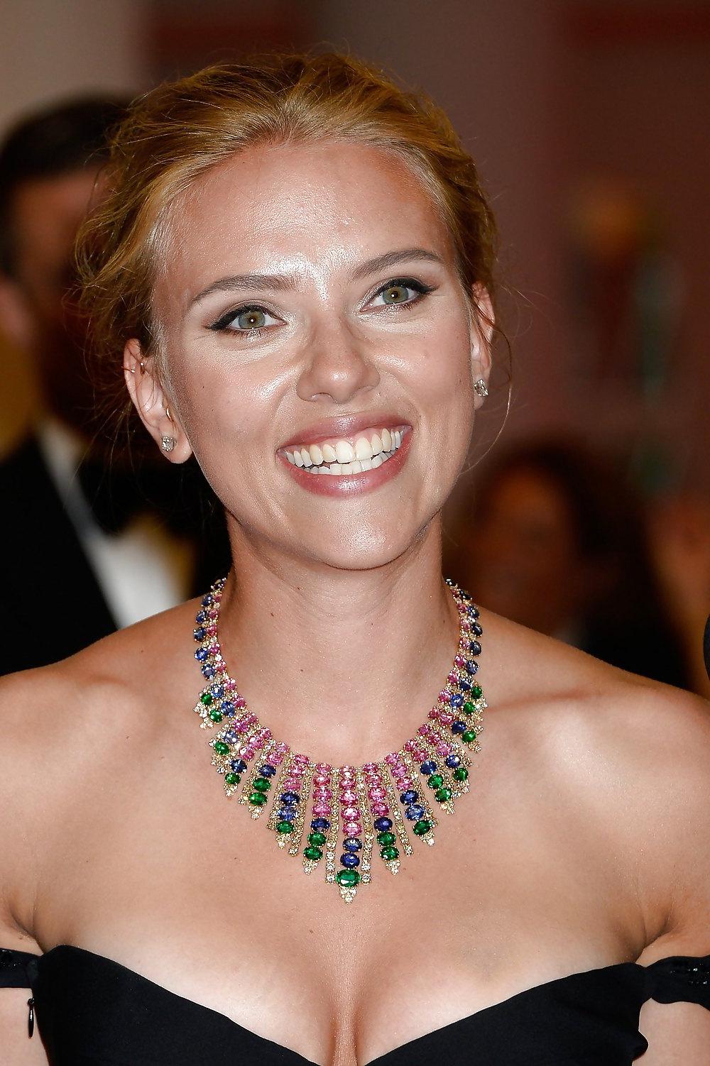 25P Scarlett Johansson - Tits On The Red Carpet