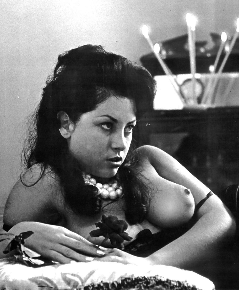 22P Retro Girls