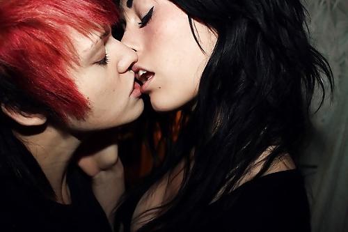 25P Girls Kissing Girls pt5