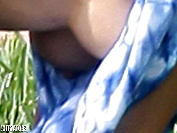 5P Joanna krupa boob slip