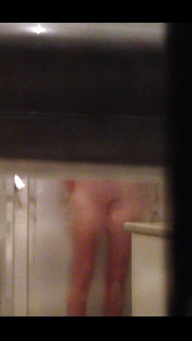 25P Hot teen shower voyeur