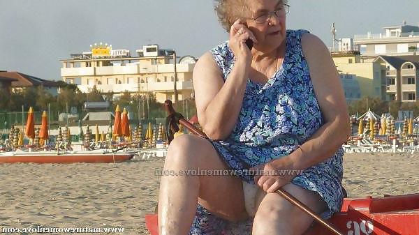 25P Grandma upskirt