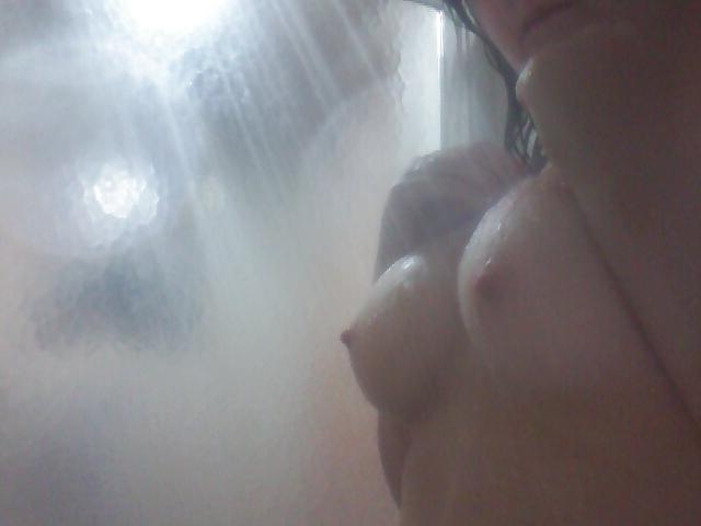 9P Slut in the Shower