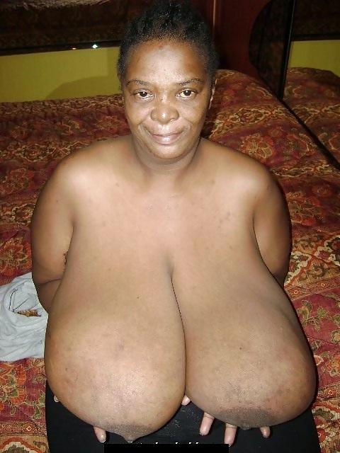 7P BLACK GRANNY SHOW HER HUGE BOOBS 