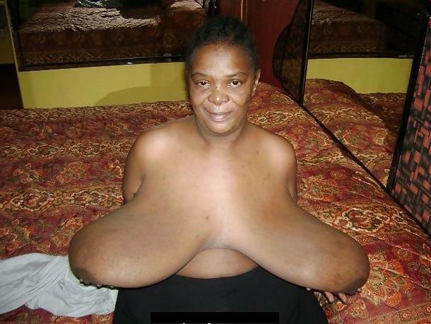 7P BLACK GRANNY SHOW HER HUGE BOOBS 