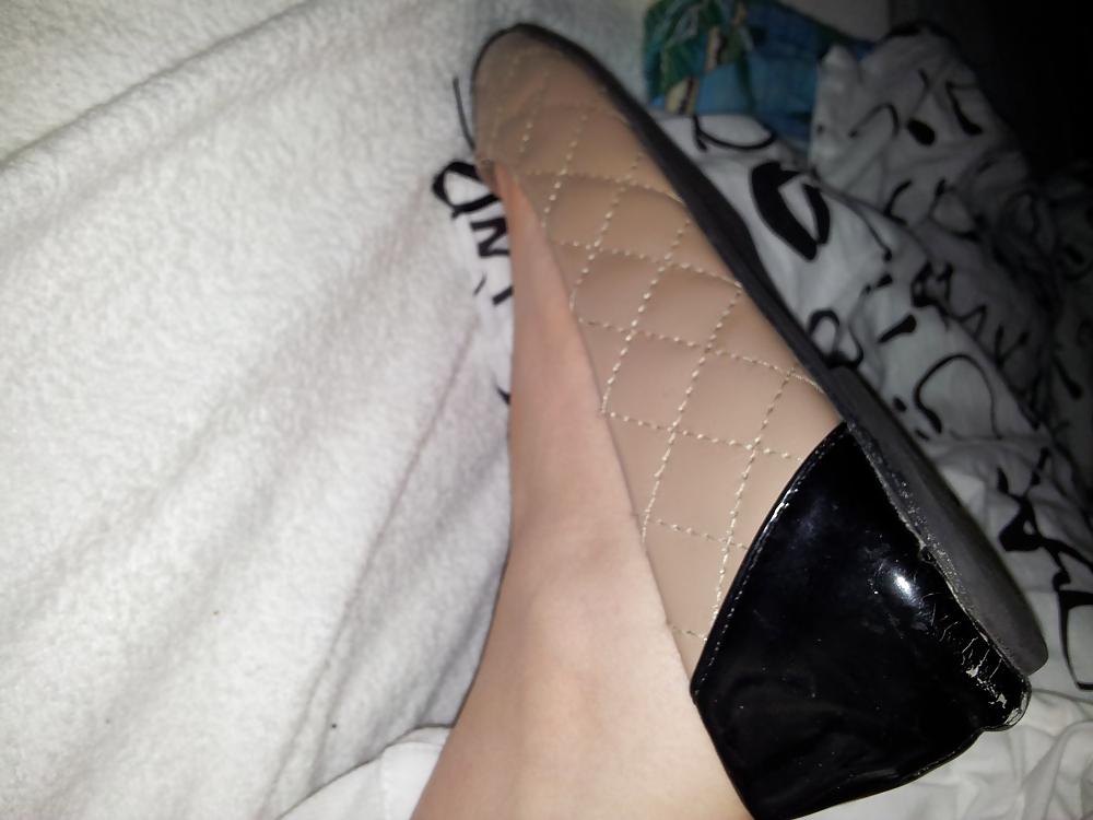 5P Candid neighbor gf in bed flats ballerinas 