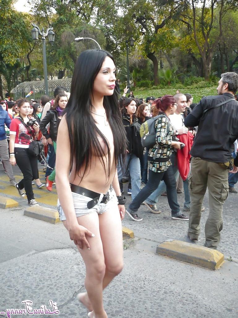 10P Tranny in public