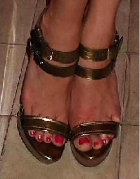 10P Gemma Arterton Feet