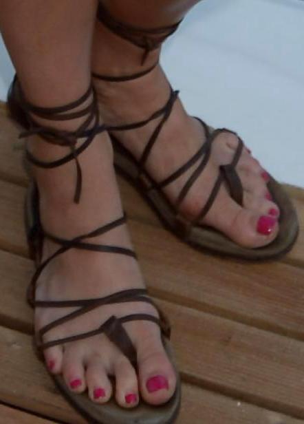 10P Gemma Arterton Feet