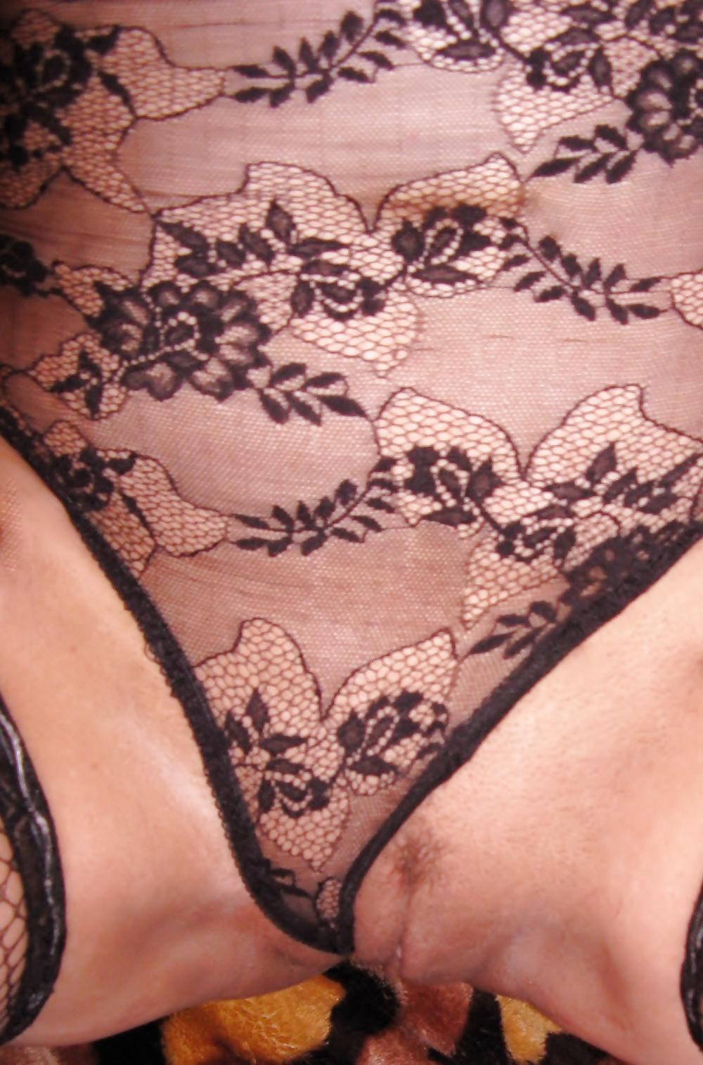 6P Latex & Lace