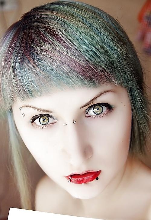 25P Girls with red hair and, or green eyes.