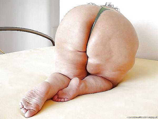 25P BBW Feet and Socks 1