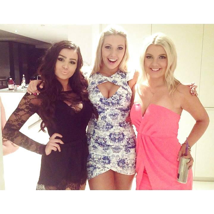 25P Teen Cleavage 2
