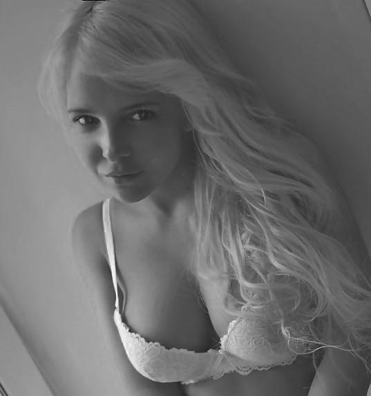 25P Teen Cleavage 2