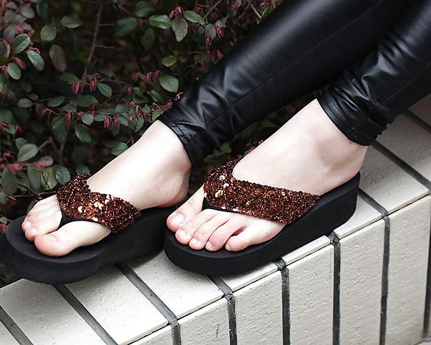 25P Even More Feet, Footjobs and Stuff