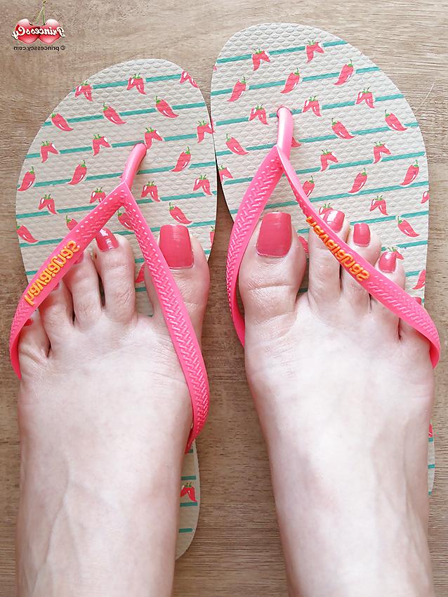25P Even More Feet, Footjobs and Stuff