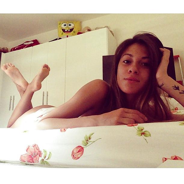17P Feet soles toes girl teen 