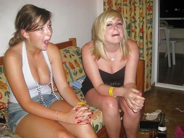 7P British Leeds girls on holiday 