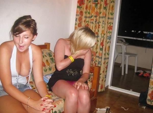 7P British Leeds girls on holiday 