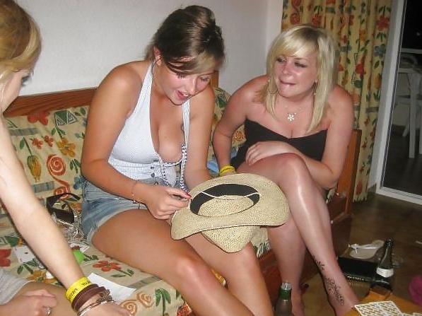 7P British Leeds girls on holiday 