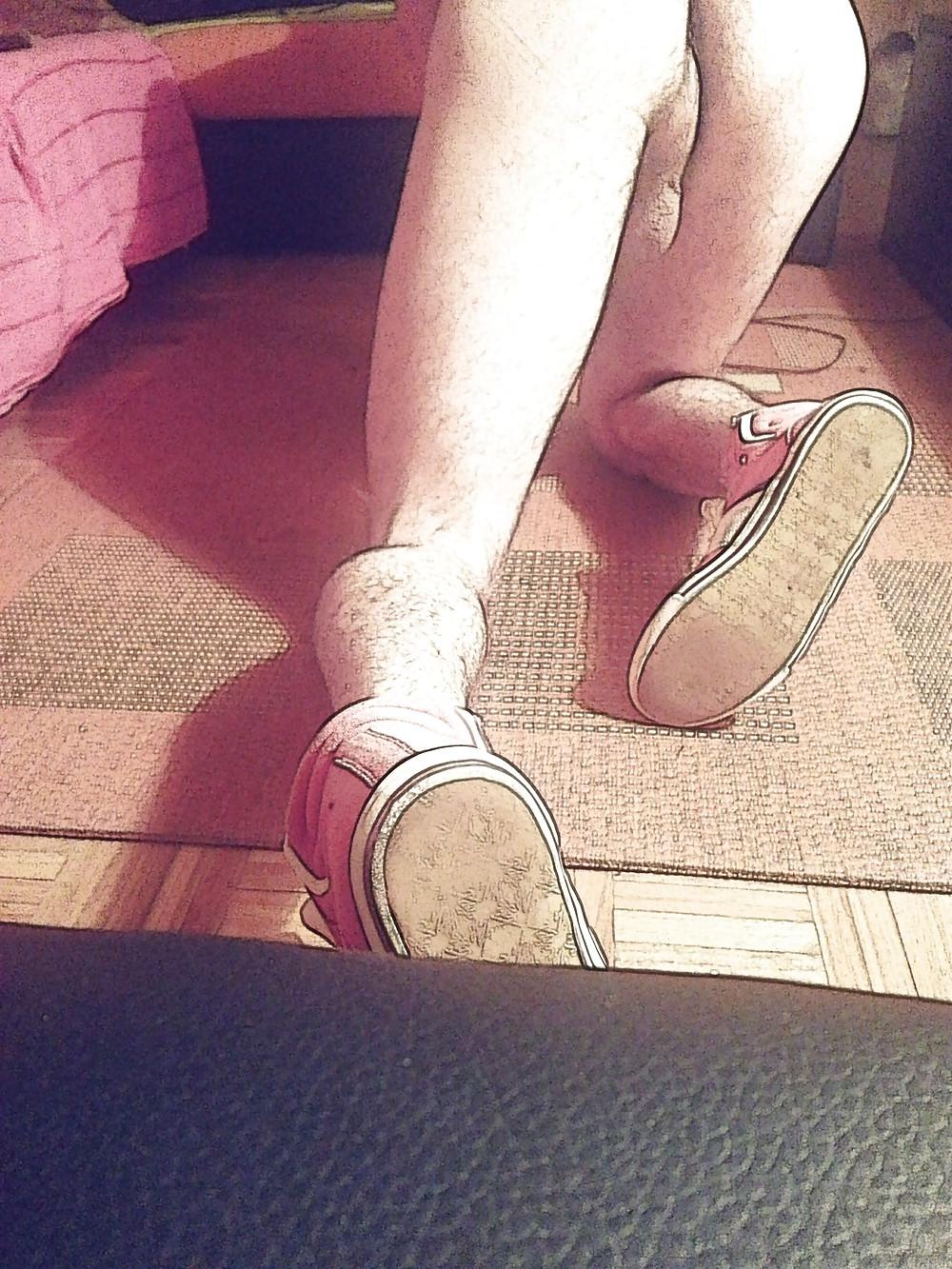 13P Ass feet cd 