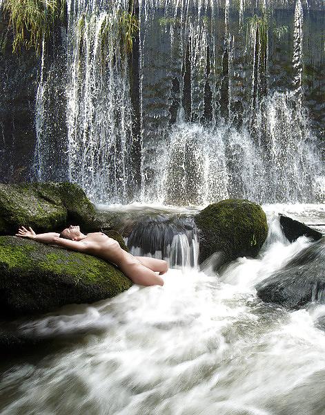 23P Nature 153