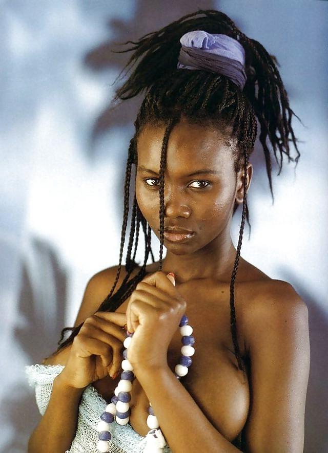 25P BLACK LADIES by Uwe Ommer