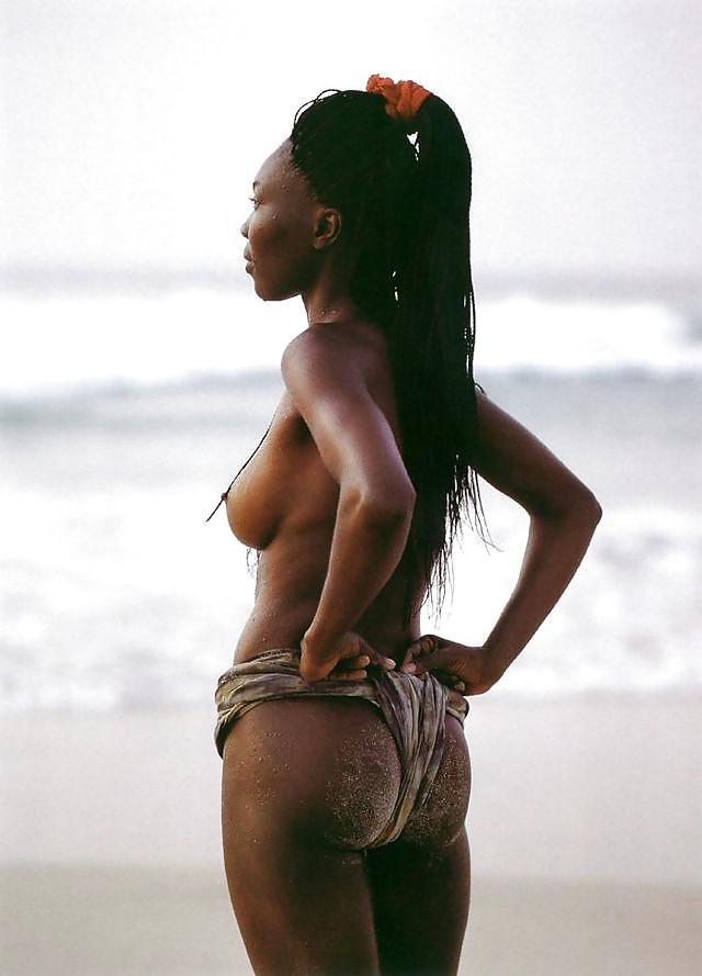 25P BLACK LADIES by Uwe Ommer