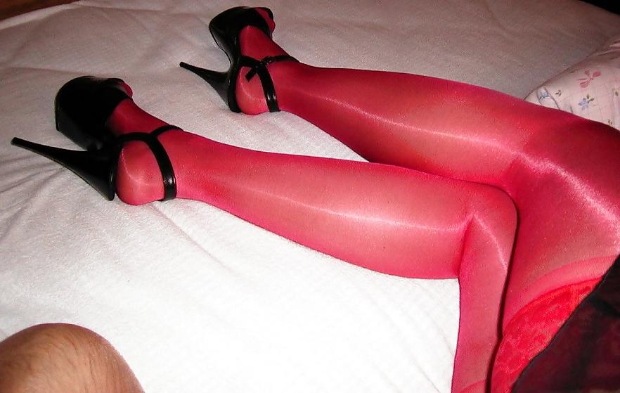 25P Wife's feet and high heels