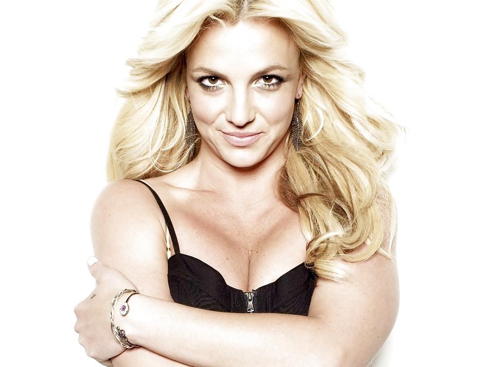 20P Britney Spears Dekolleté