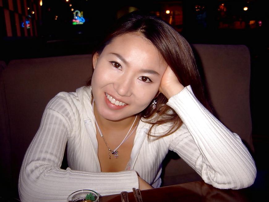 15P Korean GF naked photos on holidays