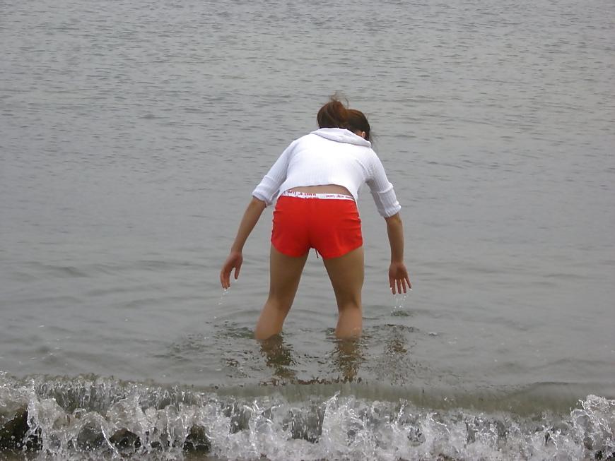 15P Korean GF naked photos on holidays