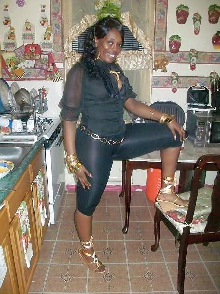 25P ALL KINDS OF MATURE BLACK WOMEN PT.38