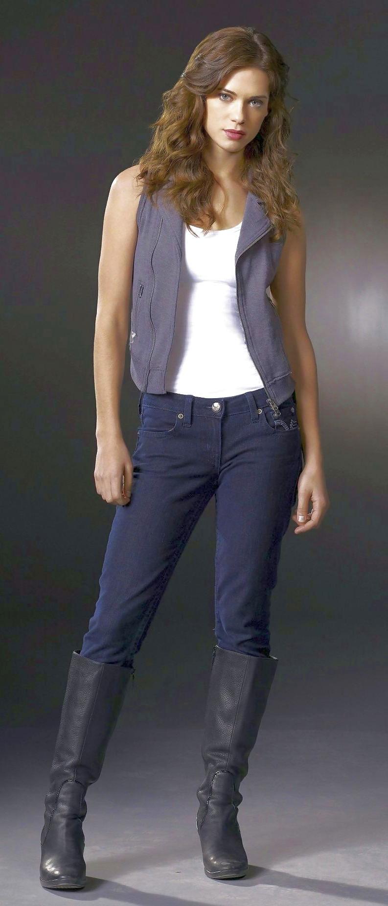 18P Lyndsy Fonseca - feet, cations and fakes