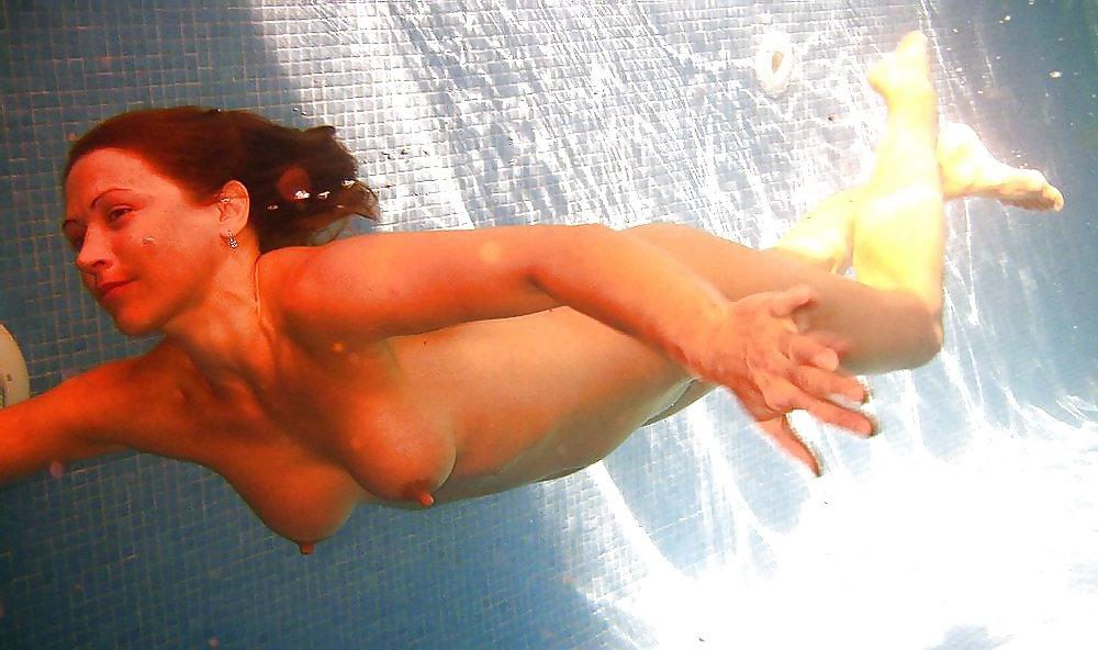 25P Underwater 1