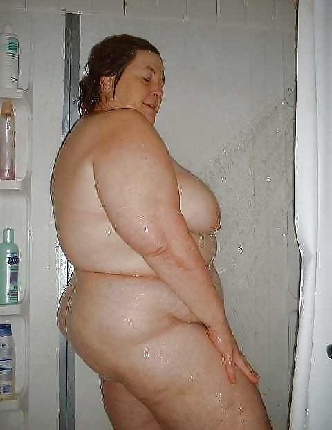 20P Granny in the shower 1.