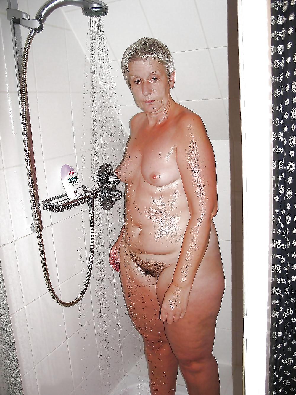 20P Granny in the shower 1.