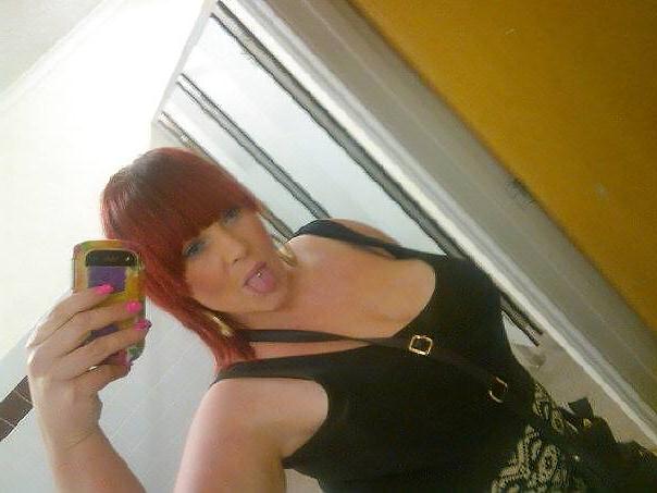 11P British amii jones & mum 