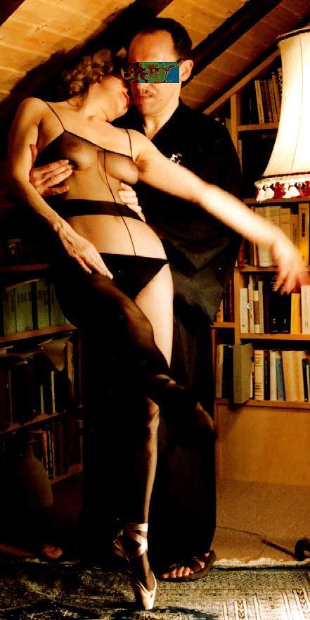 15P Liz dancing naked