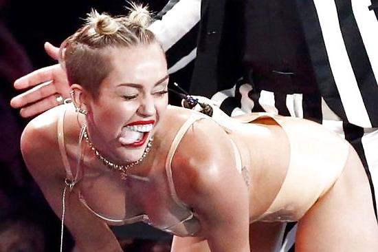 10P Twerk it Miley Cyrus