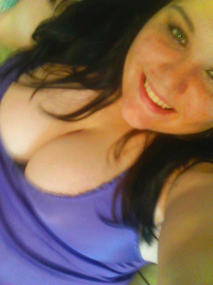 8P Amateur BBW huge tits