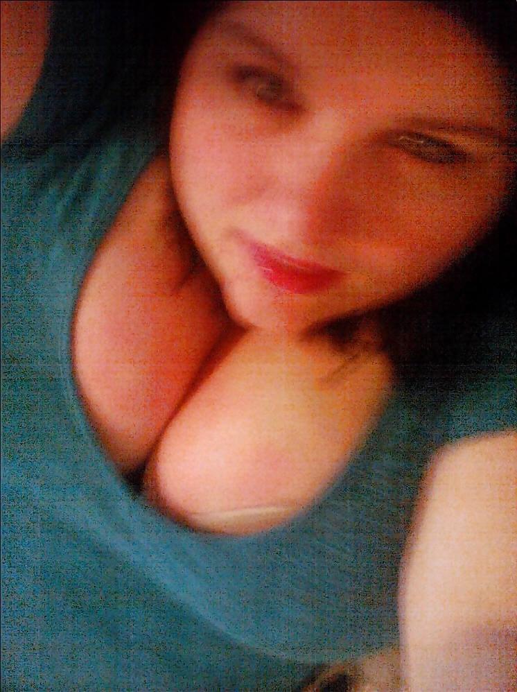 8P Amateur BBW huge tits