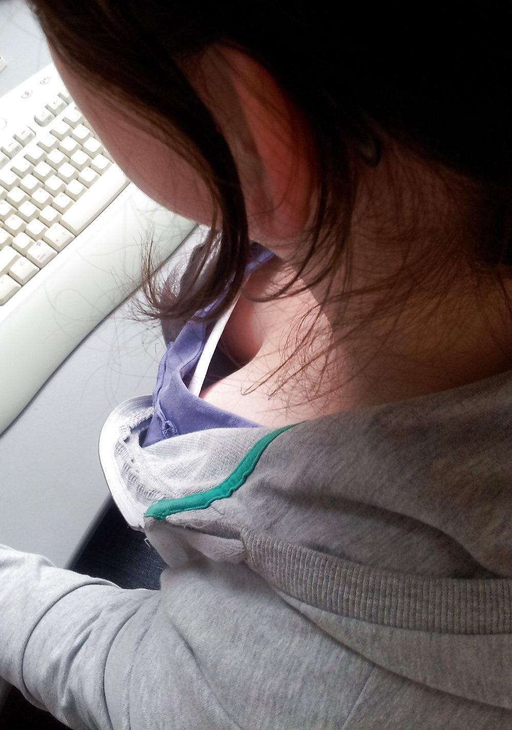 5P My sister cleavage, Schwester, Einblick, Titten, voyeur