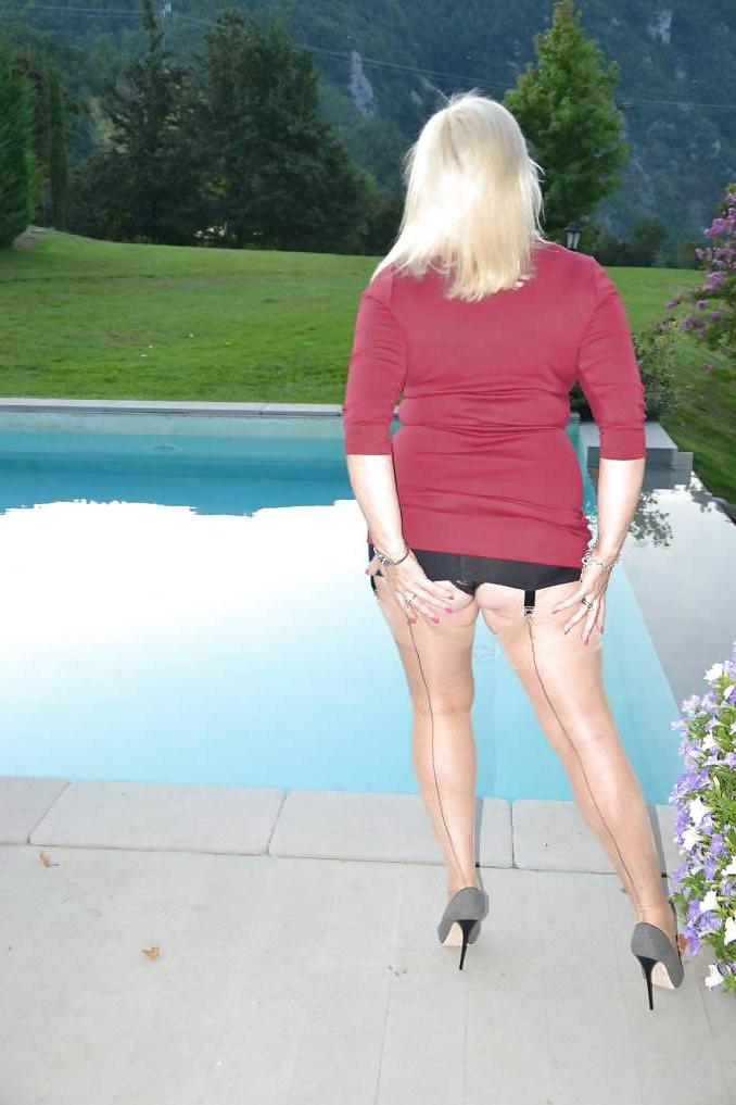 25P Gorgeous mature lady 2