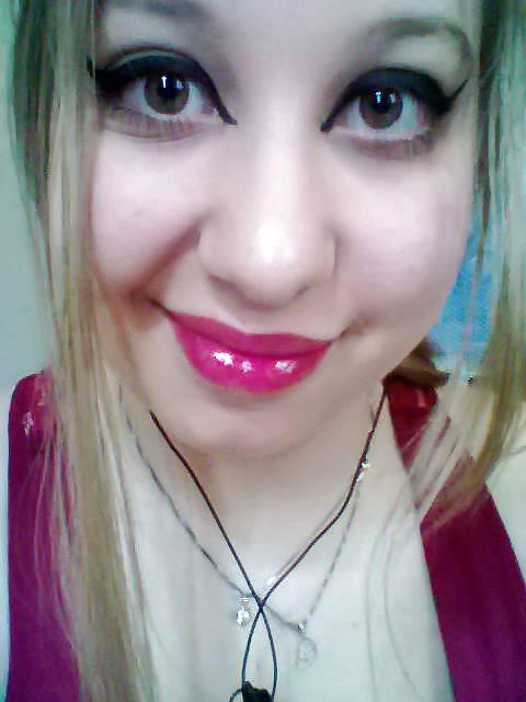 10P Laura - Blonde Gothic Cutie 