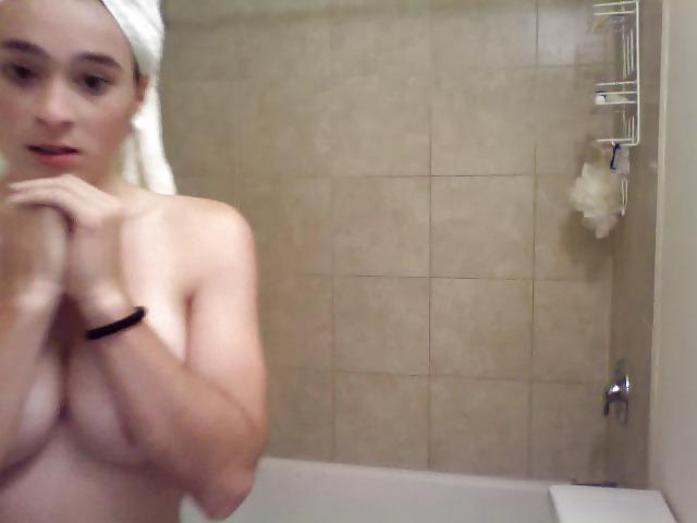 25P Hot girl in the shower