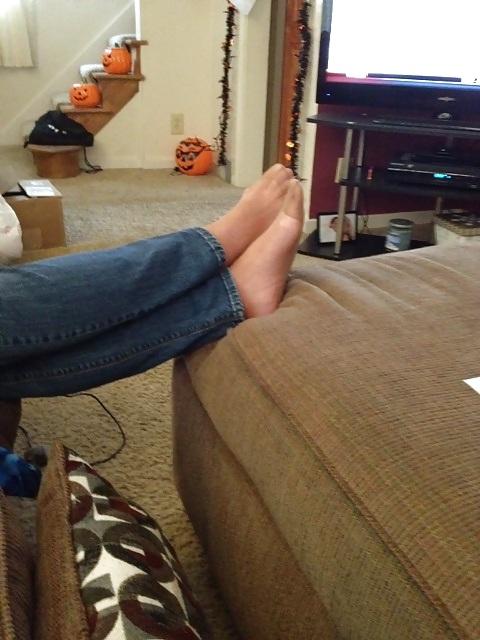 11P More candids of my pantyhose feet and toes.