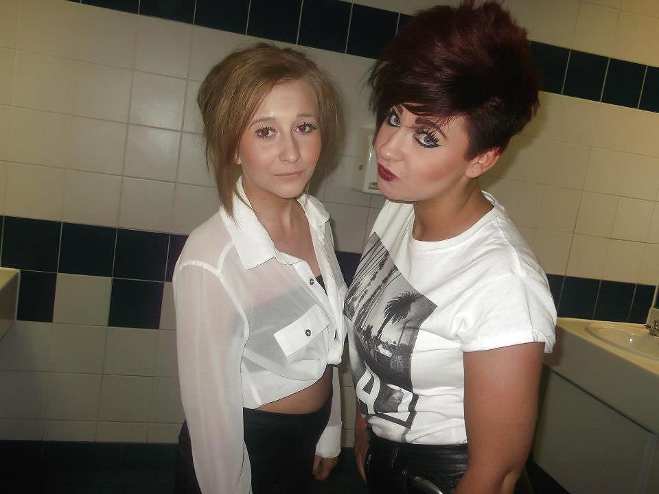7P British Debbie & Julie 